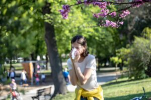 Allergy Season: Knowing When Arlington VA Immediate Care Is Your Best Choice